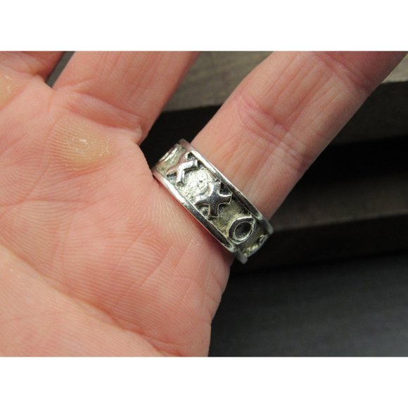 Size 6.75 Sterling Silver Tarnished Thick XOXO Band Ring Vintage Statement - Picture 3 of 7